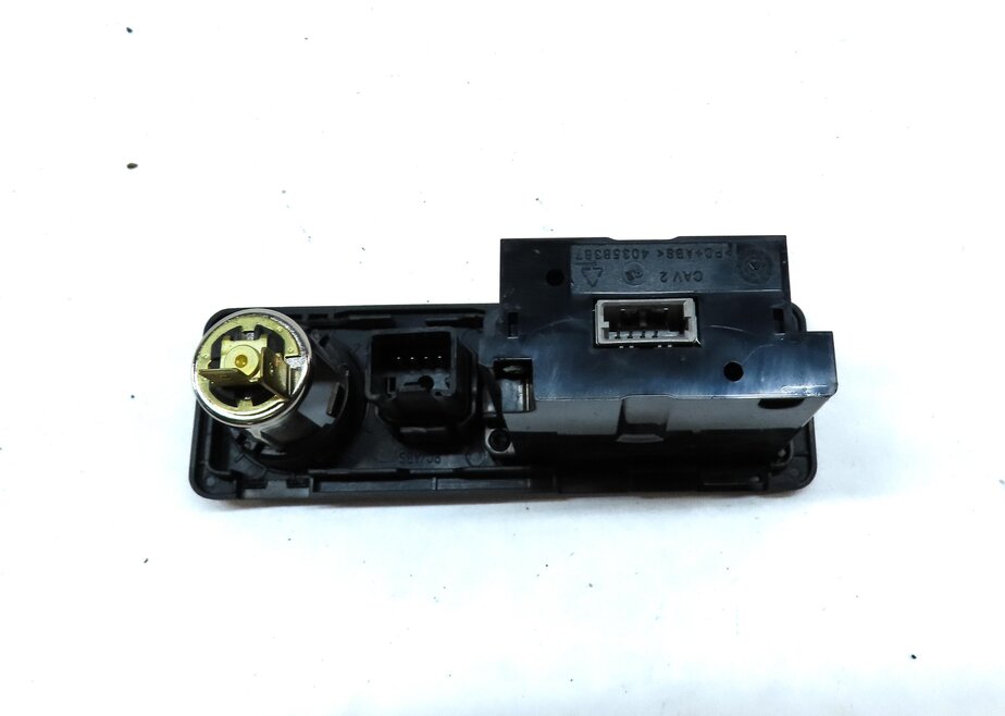 Thumbnail 5: 2013 LAND RANGE ROVER EVOQUE (L538) AUXILIARY USB IPOD AUX PLUG INPUT JACK PANEL