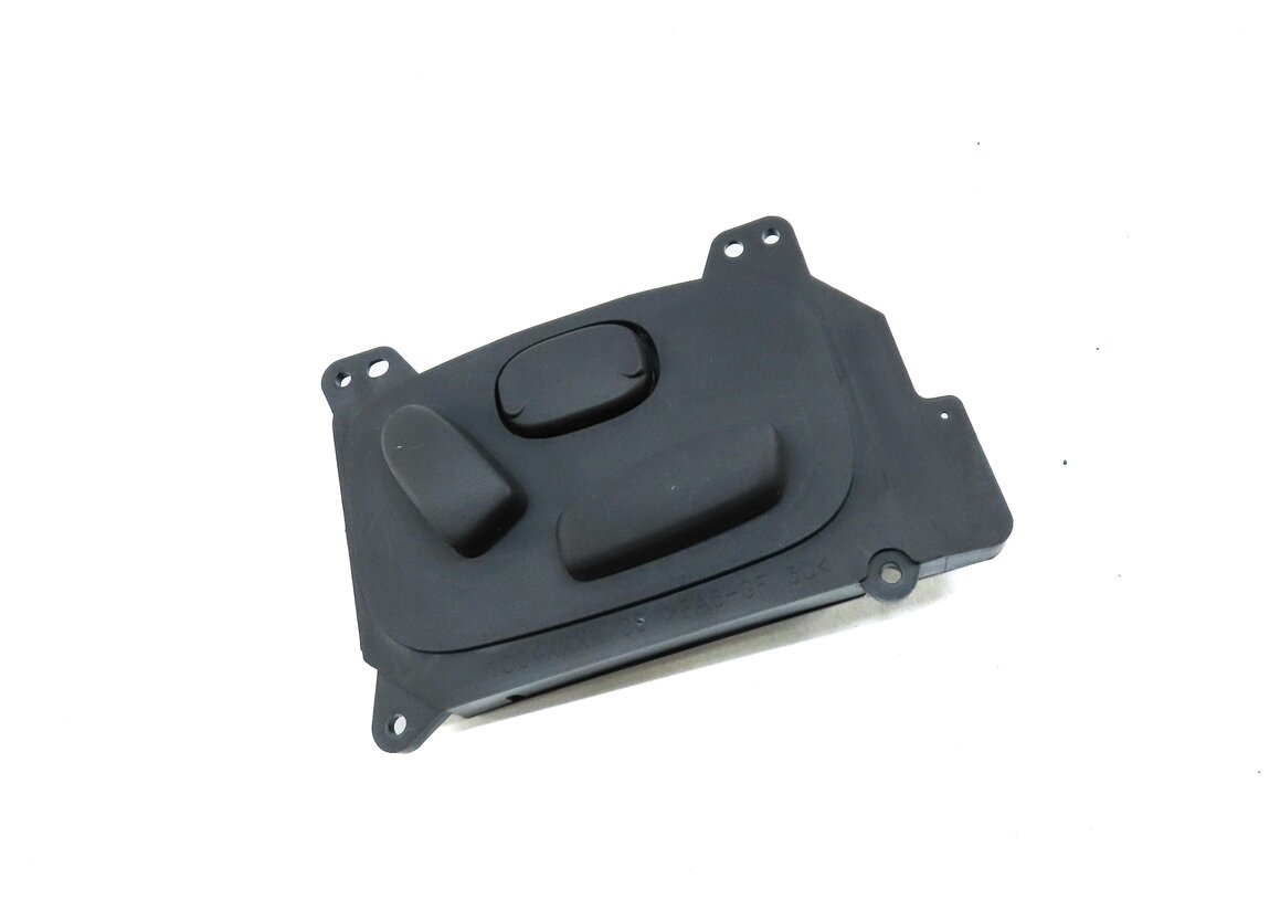 Thumbnail 3: 2013 LAND RANGE ROVER EVOQUE L538 FRONT RIGHT PASSENGER SEAT ADJUST SWITCH BLACK