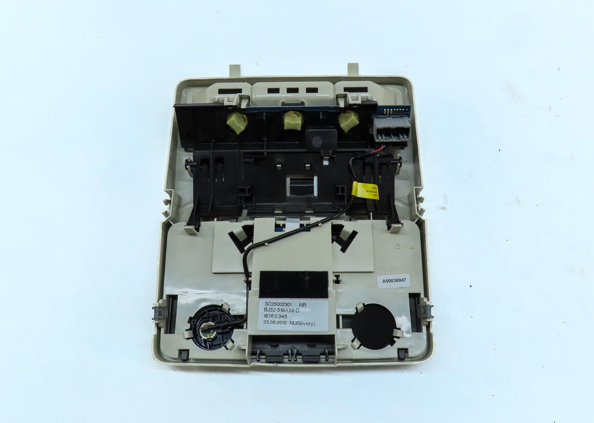 Thumbnail 6: 2013 LAND RANGE ROVER EVOQUE (L538) FRONT ROOF DOME LIGHT w/ SWITCHES (IVORY)