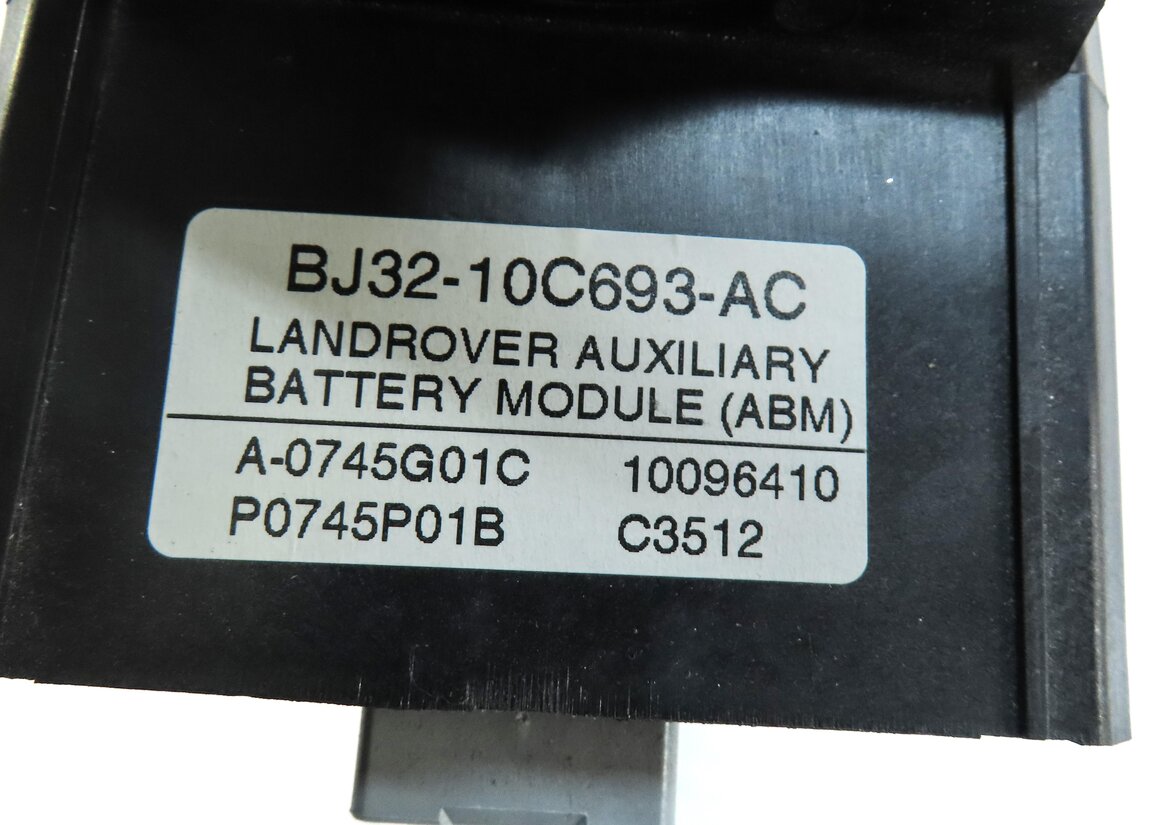 Thumbnail 7: 2013 LAND RANGE ROVER EVOQUE (L538) AUXILIARY BATTERY w/ MOUNTING MOUNT BRACKET