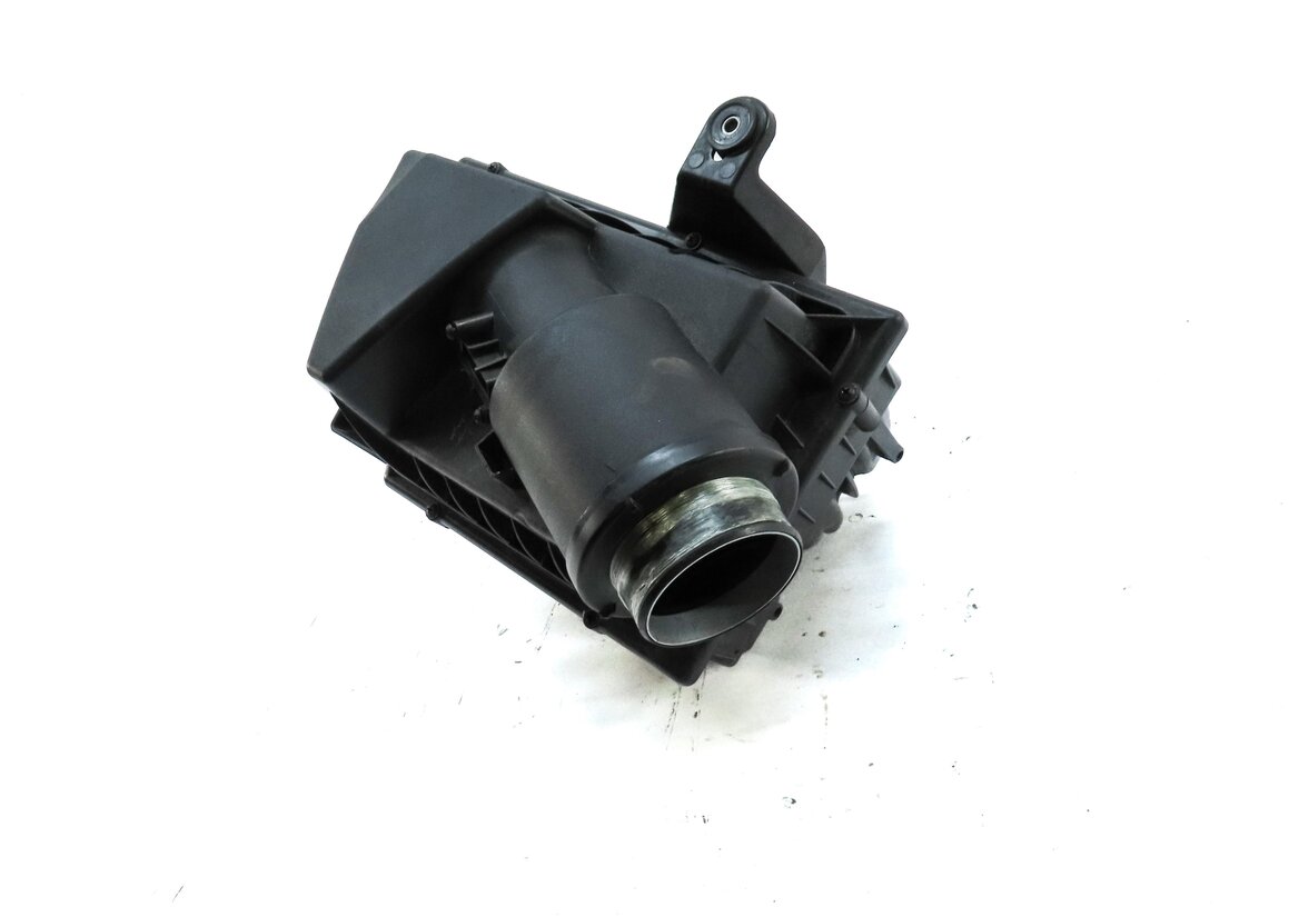 Thumbnail 3: 2012-2013 RANGE ROVER EVOQUE (L538) AIR FILTER BOX AIR CLEANER HOUSING