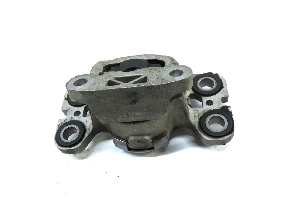 Thumbnail 2: 2013 RANGE ROVER EVOQUE (L538) 2.0L TURBO ENGINE REAR TRANSMISSION MOUNT BRACKET