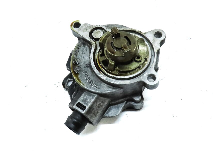 Thumbnail 2: 12-17 JAGUAR XE XF / RANGE ROVER EVOQUE DISCOVERY LR2 - 2.0L BRAKE VACUUM PUMP