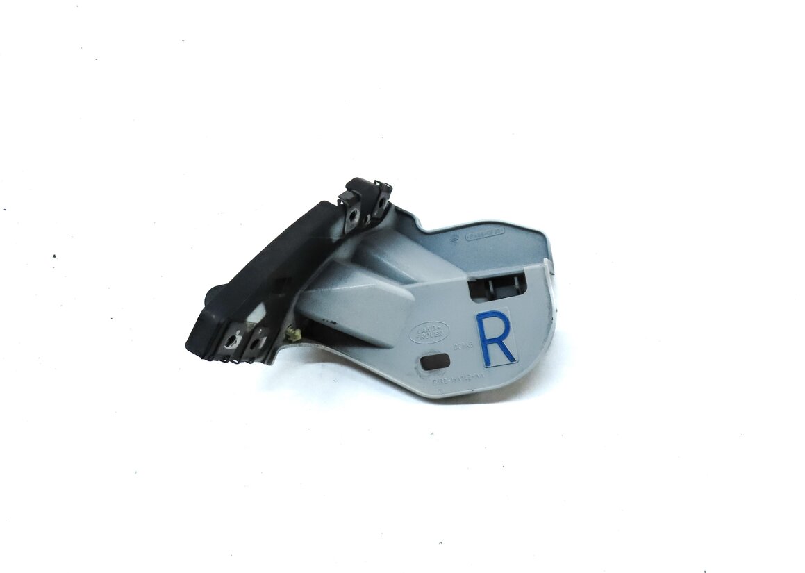 Thumbnail 2: 2013 LAND RANGE ROVER EVOQUE (L538) FRONT RIGHT FENDER MOUNT BRACKET (WHITE)