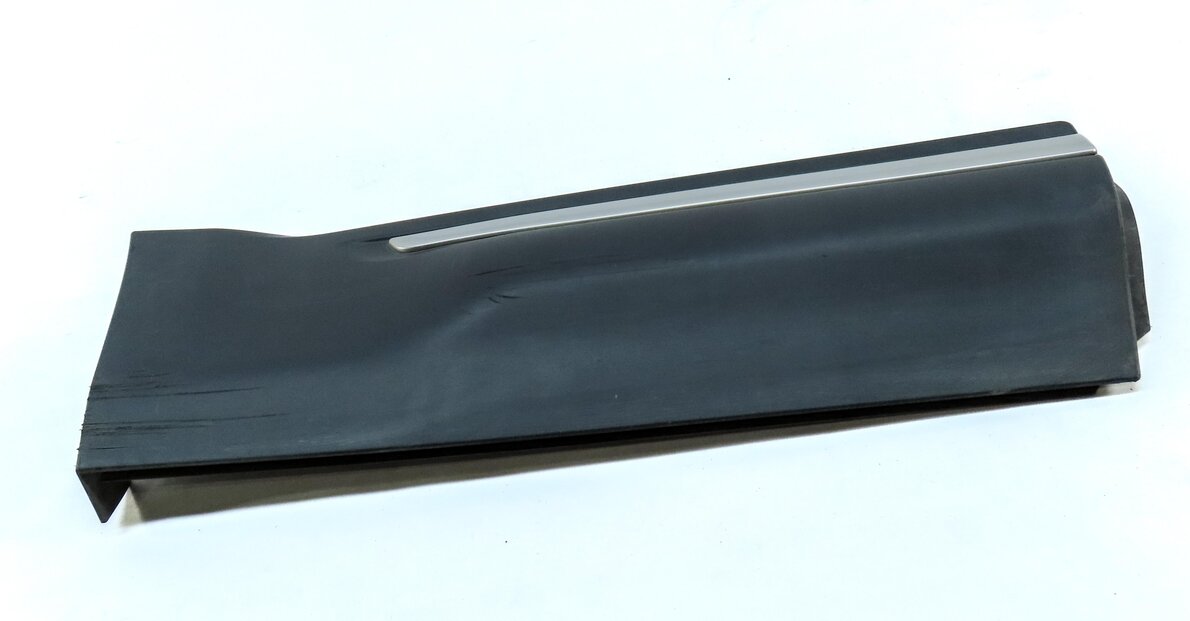 Thumbnail 3: 2013 LAND RANGE ROVER EVOQUE (L538) REAR RIGHT LOWER DOOR MOULDING TRIM