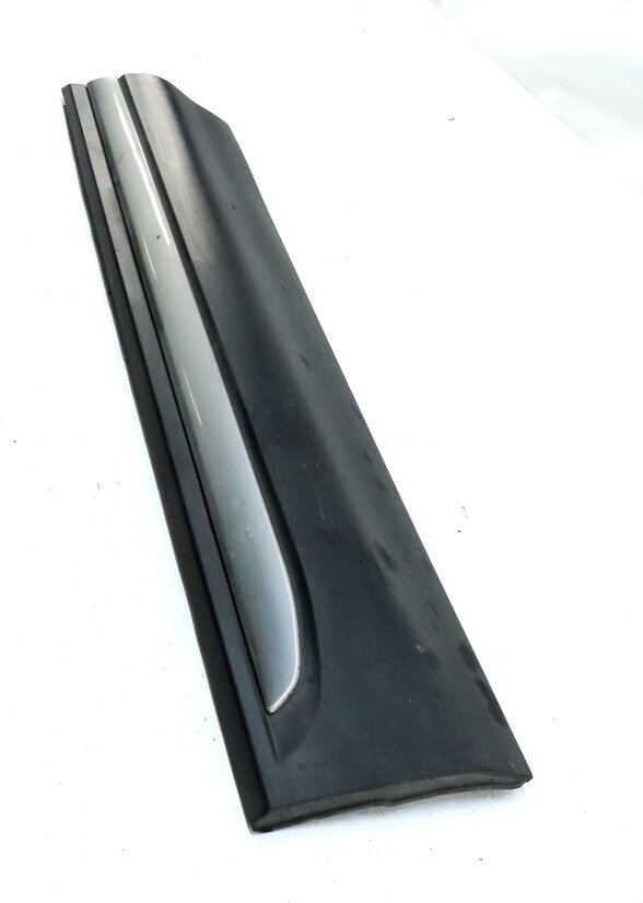 Thumbnail 4: 2013 LAND RANGE ROVER EVOQUE (L538) FRONT LEFT DRIVER LOWER DOOR TRIM MOULDING