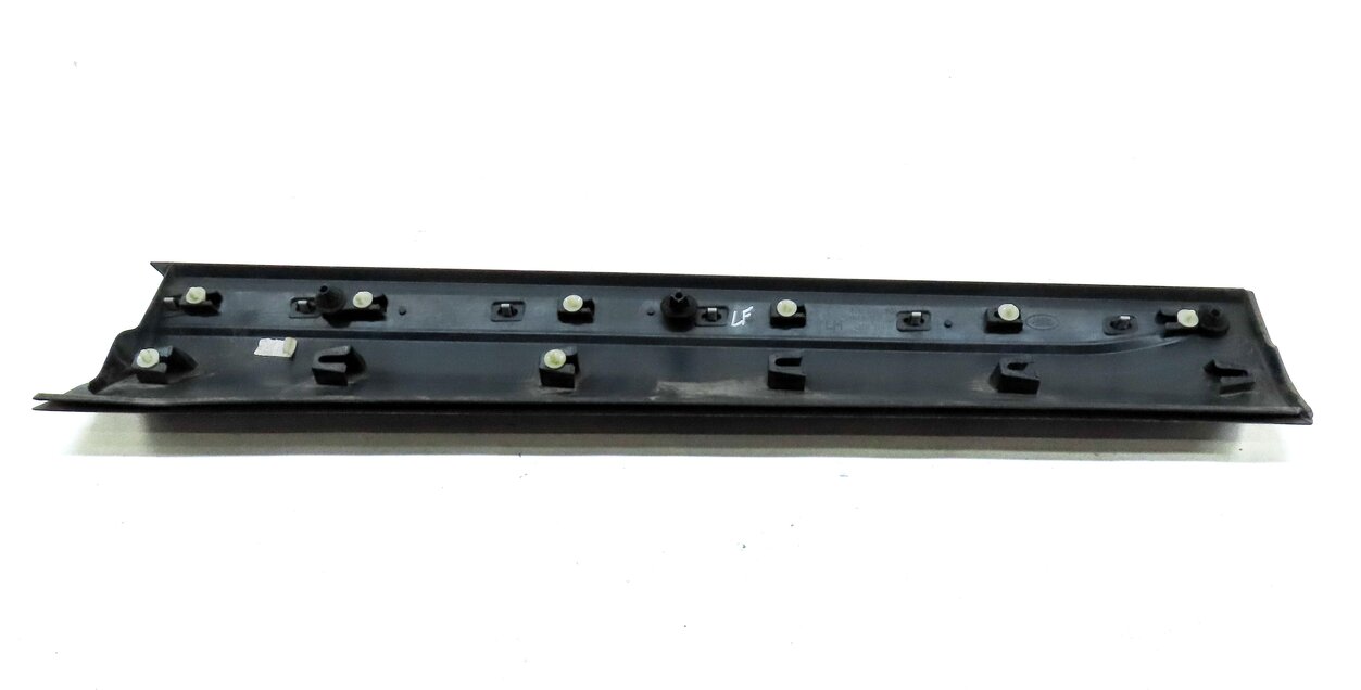 Thumbnail 7: 2013 LAND RANGE ROVER EVOQUE (L538) FRONT LEFT DRIVER LOWER DOOR TRIM MOULDING