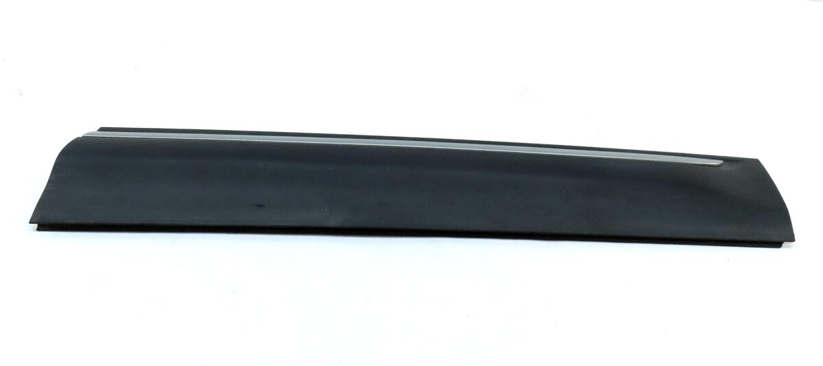 Thumbnail 5: 2013 LAND RANGE ROVER EVOQUE (L538) FRONT RIGHT LOWER DOOR TRIM MOULDING