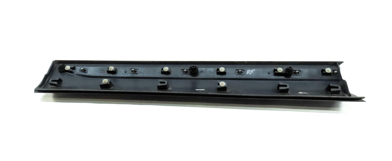 Thumbnail 7: 2013 LAND RANGE ROVER EVOQUE (L538) FRONT RIGHT LOWER DOOR TRIM MOULDING
