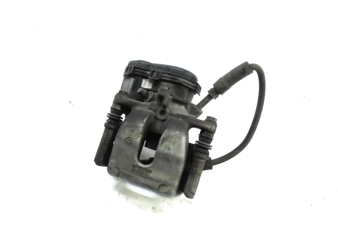 13-20 MERCEDES B250 CLA250 GLA250 (C117 W242 W246 X156) LEFT REAR BRAKE CALIPER