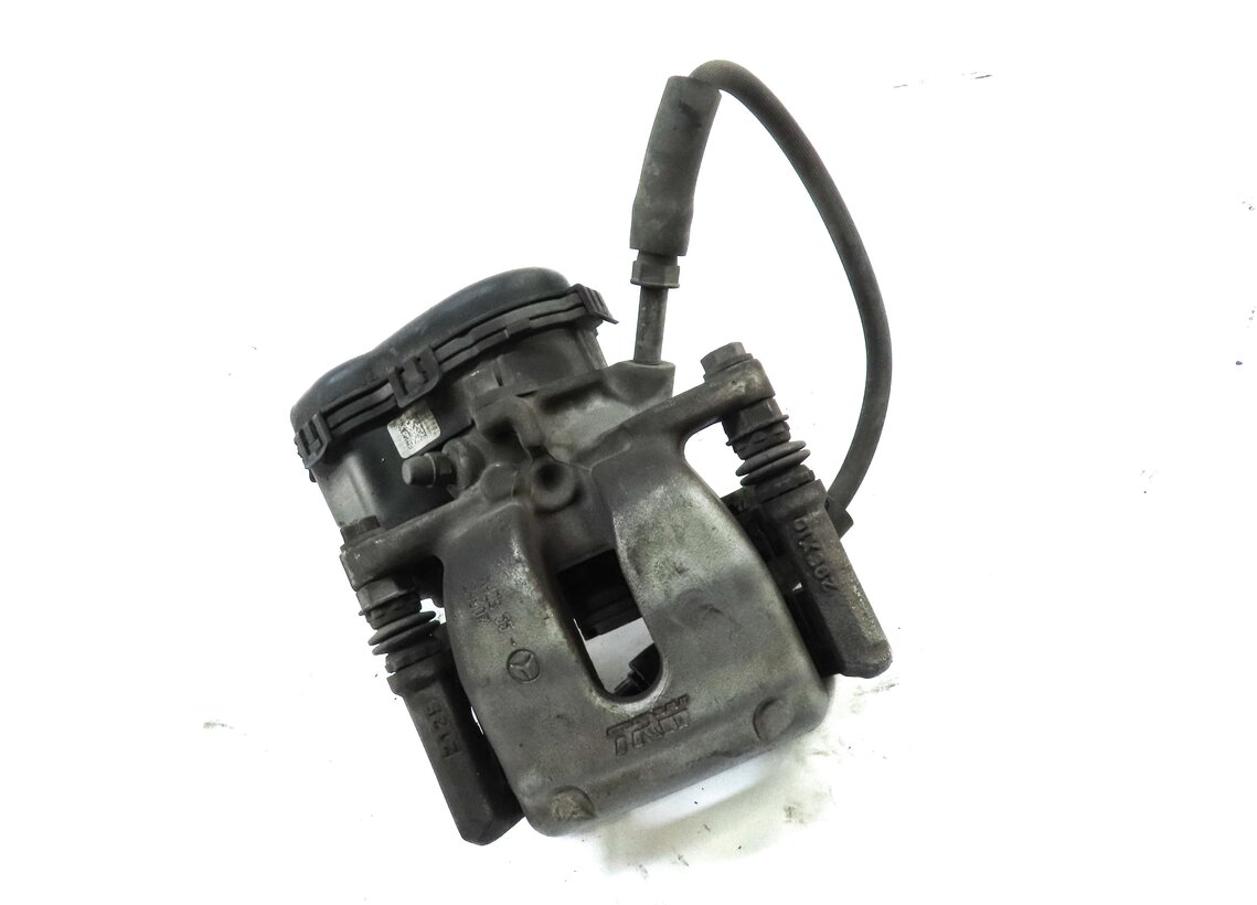 Thumbnail 3: 13-20 MERCEDES B250 CLA250 GLA250 (C117 W242 W246 X156) LEFT REAR BRAKE CALIPER