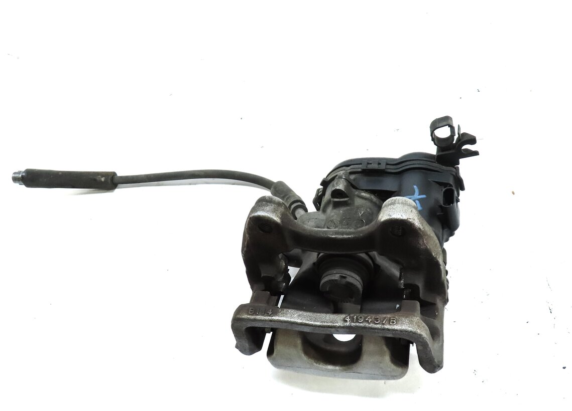 Thumbnail 6: 13-20 MERCEDES B250 CLA250 GLA250 (C117 W242 W246 X156) LEFT REAR BRAKE CALIPER