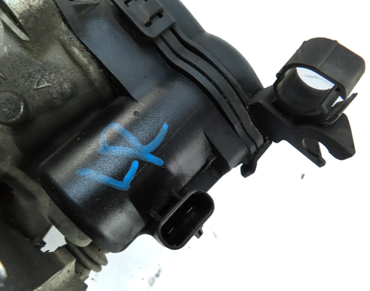 Thumbnail 8: 13-20 MERCEDES B250 CLA250 GLA250 (C117 W242 W246 X156) LEFT REAR BRAKE CALIPER