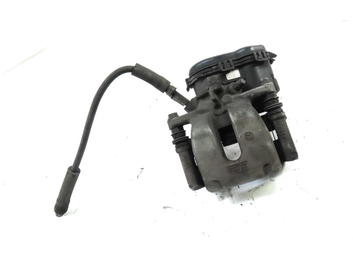 Thumbnail 3: 13-20 MERCEDES B CLA GLA CLASS (C117 W242 W246 X156) RIGHT REAR BRAKE CALIPER