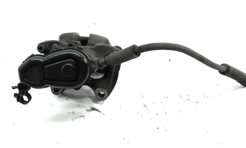 Thumbnail 4: 13-20 MERCEDES B CLA GLA CLASS (C117 W242 W246 X156) RIGHT REAR BRAKE CALIPER