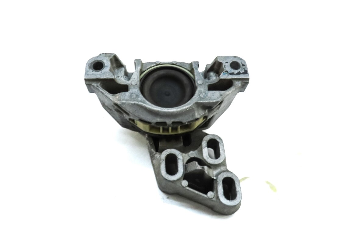 Thumbnail 2: 2016 MERCEDES CLA CLASS (C117) 2.0L TURBO M270 RIGHT AUTO TRANSMISSION MOUNT