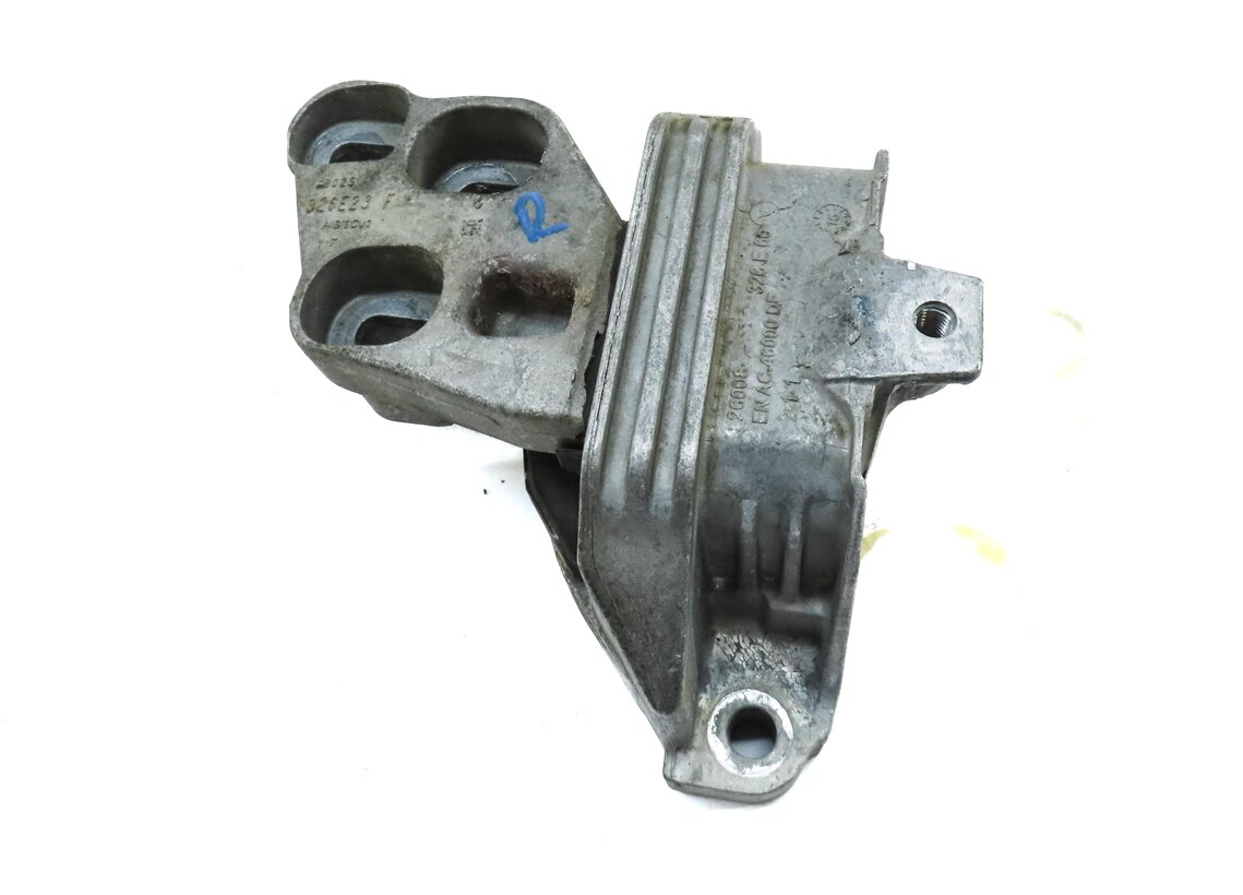 Thumbnail 6: 2016 MERCEDES CLA CLASS (C117) 2.0L TURBO M270 RIGHT AUTO TRANSMISSION MOUNT