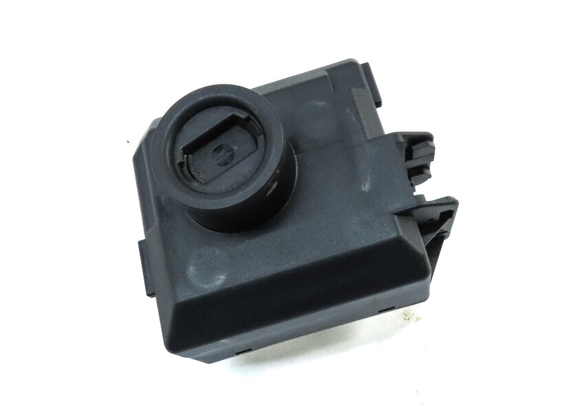 Thumbnail 3: 2016-2017 MERCEDES B250 CLA GLA (C117 W242 X156) IGNITION SWITCH MODULE