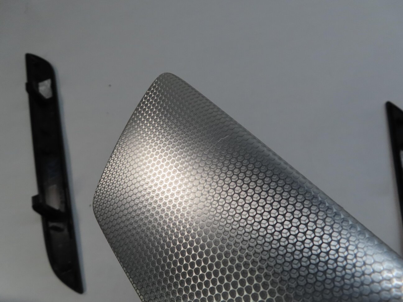 Thumbnail 23: 2016 CLA CLASS (C117) FRONT REAR LEFT RIGHT TEXTURED GRAIN ALUMINUM TRIM SET6