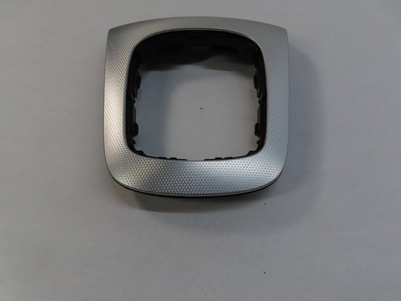 Thumbnail 7: 2016 CLA CLASS (C117) FRONT REAR LEFT RIGHT TEXTURED GRAIN ALUMINUM TRIM SET6