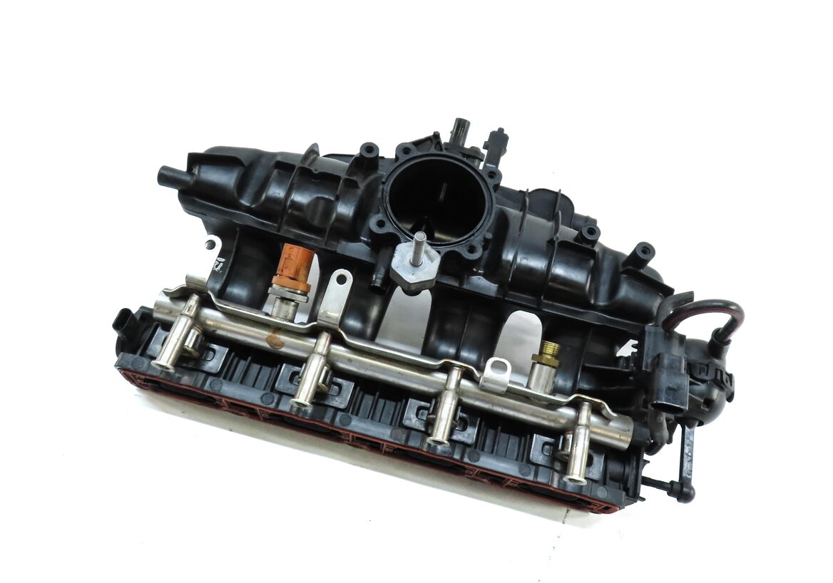 08-18 VW BEETLE JETTA PASSAT AUDI A3 Q3 (8P 8U) 2.0L CCTA CBFA INTAKE MANIFOLD