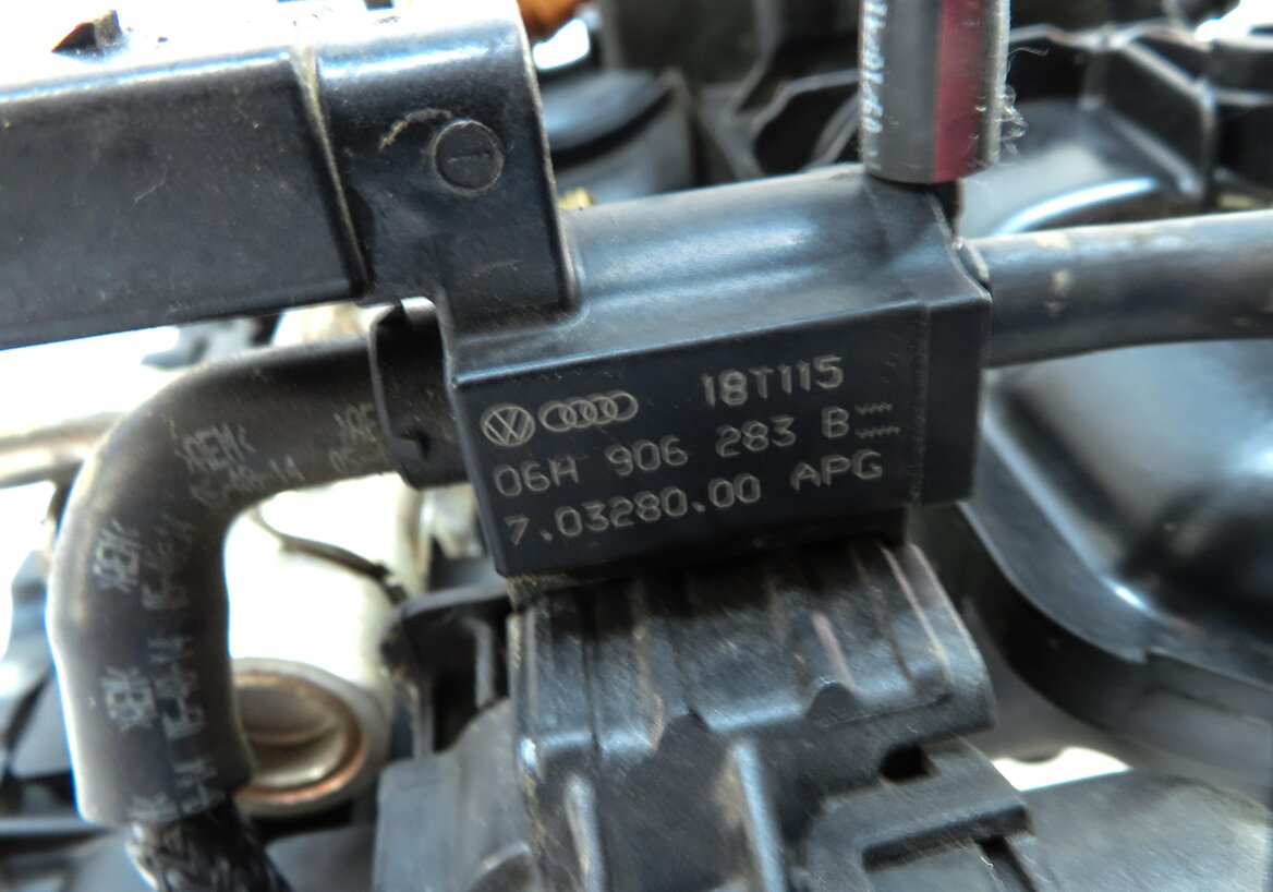 Thumbnail 9: 08-18 VW BEETLE JETTA PASSAT AUDI A3 Q3 (8P 8U) 2.0L CCTA CBFA INTAKE MANIFOLD