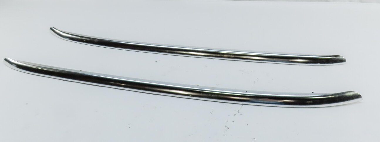 2015 AUDI Q3 (8U) CARGO LUGGAGE ROOF RACK RAIL (FRONT-TO-BACK) SET 2 (SILVER)