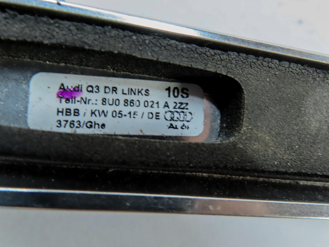 Thumbnail 7: 2015 AUDI Q3 (8U) CARGO LUGGAGE ROOF RACK RAIL (FRONT-TO-BACK) SET 2 (SILVER)