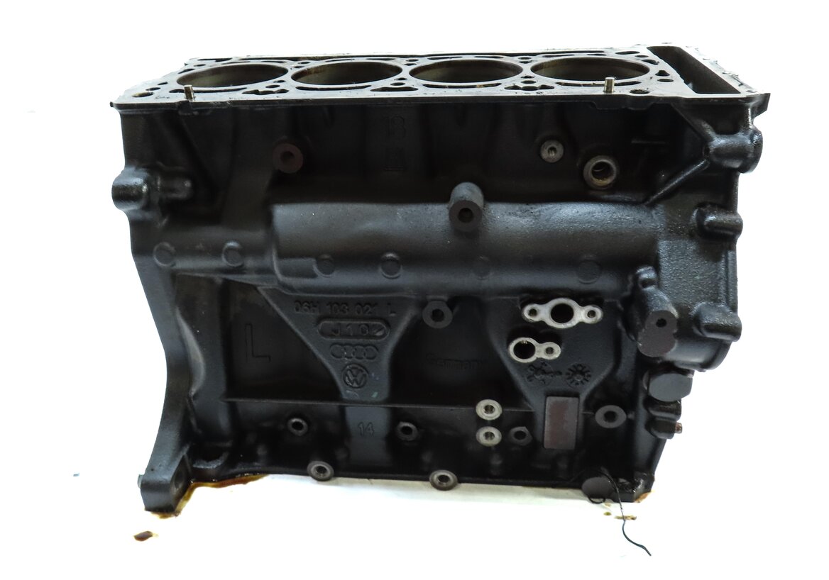 Thumbnail 5: 2014-2018 AUDI Q3 (8U) VW CC EOS TIGUAN 2.0L TURBO ENGINE CYLINDER BLOCK BARE