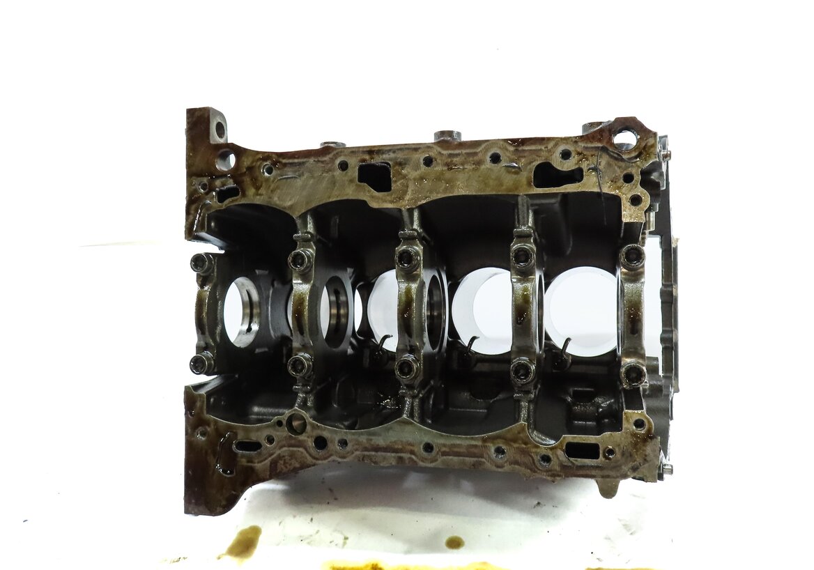 Thumbnail 7: 2014-2018 AUDI Q3 (8U) VW CC EOS TIGUAN 2.0L TURBO ENGINE CYLINDER BLOCK BARE