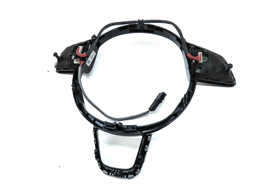 Thumbnail 5: 2015 AUDI Q3 (8U) STEERING WHEEL TRIM w/ MULTIFUNCTIONAL RADIO SWITCH BUTTONS