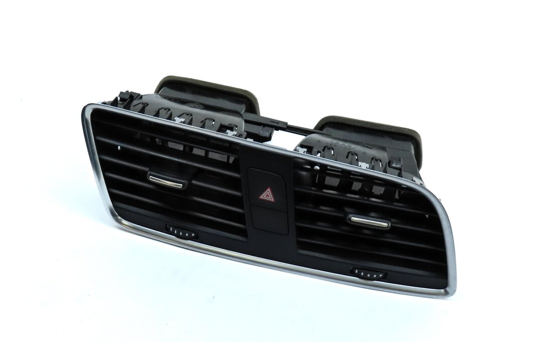 2015 AUDI Q3 (8U) FRONT CENTER DASH HVAC A/C HEATER AIR VENT w/ HAZARD SWITCH