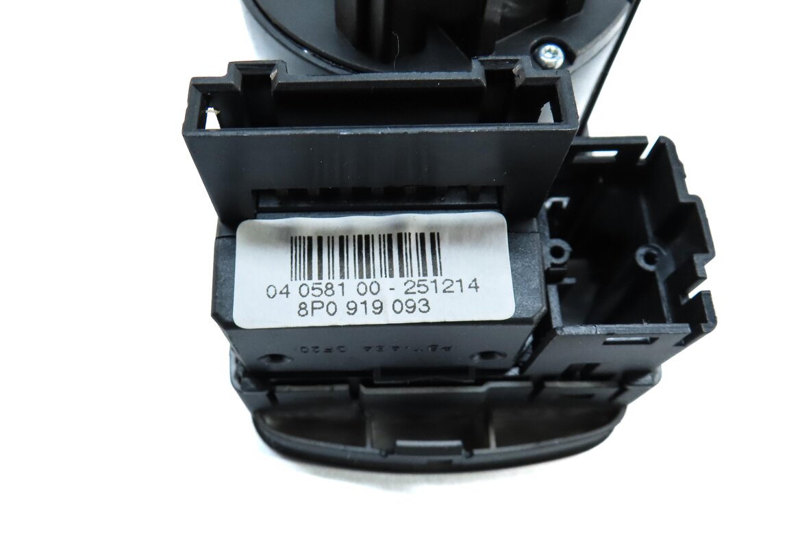 Thumbnail 6: 2015 AUDI Q3 (8U) HEADLIGHT HEAD LIGHT LAMP SWITCH BUTTON KNOB 8P0919093