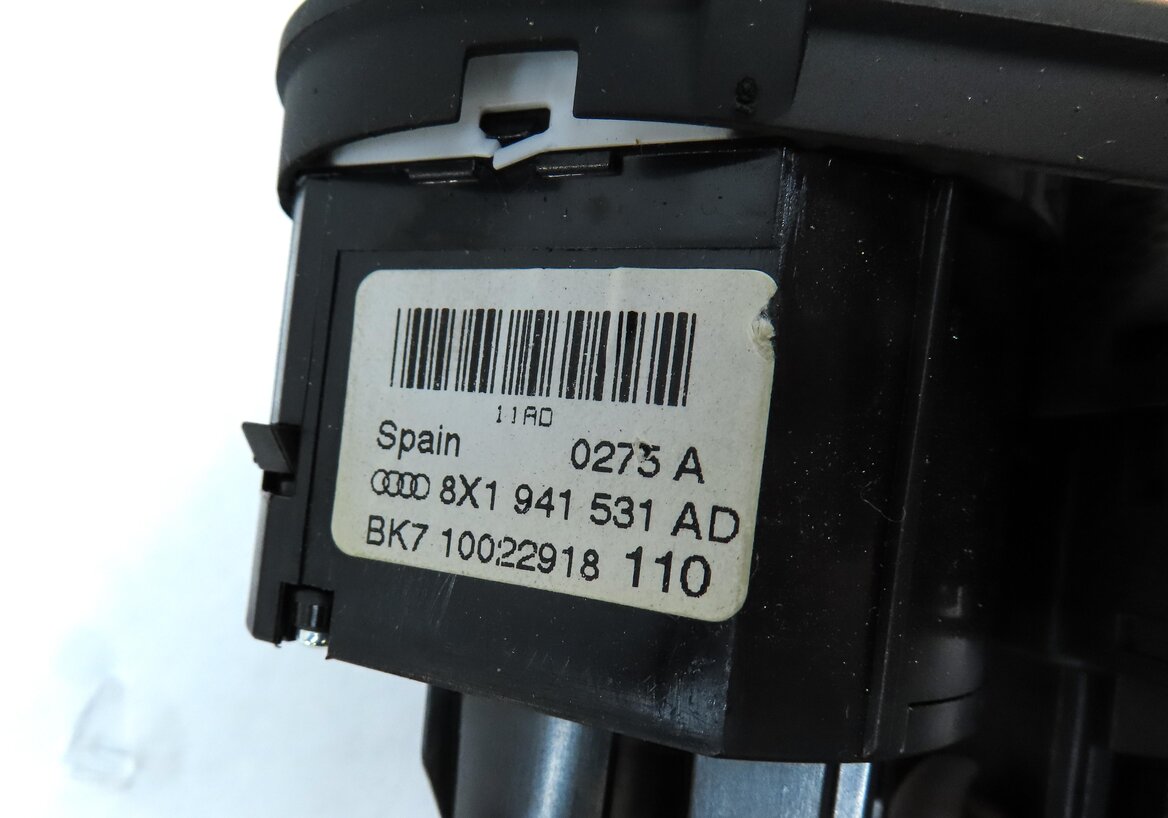Thumbnail 7: 2015 AUDI Q3 (8U) HEADLIGHT HEAD LIGHT LAMP SWITCH BUTTON KNOB 8P0919093