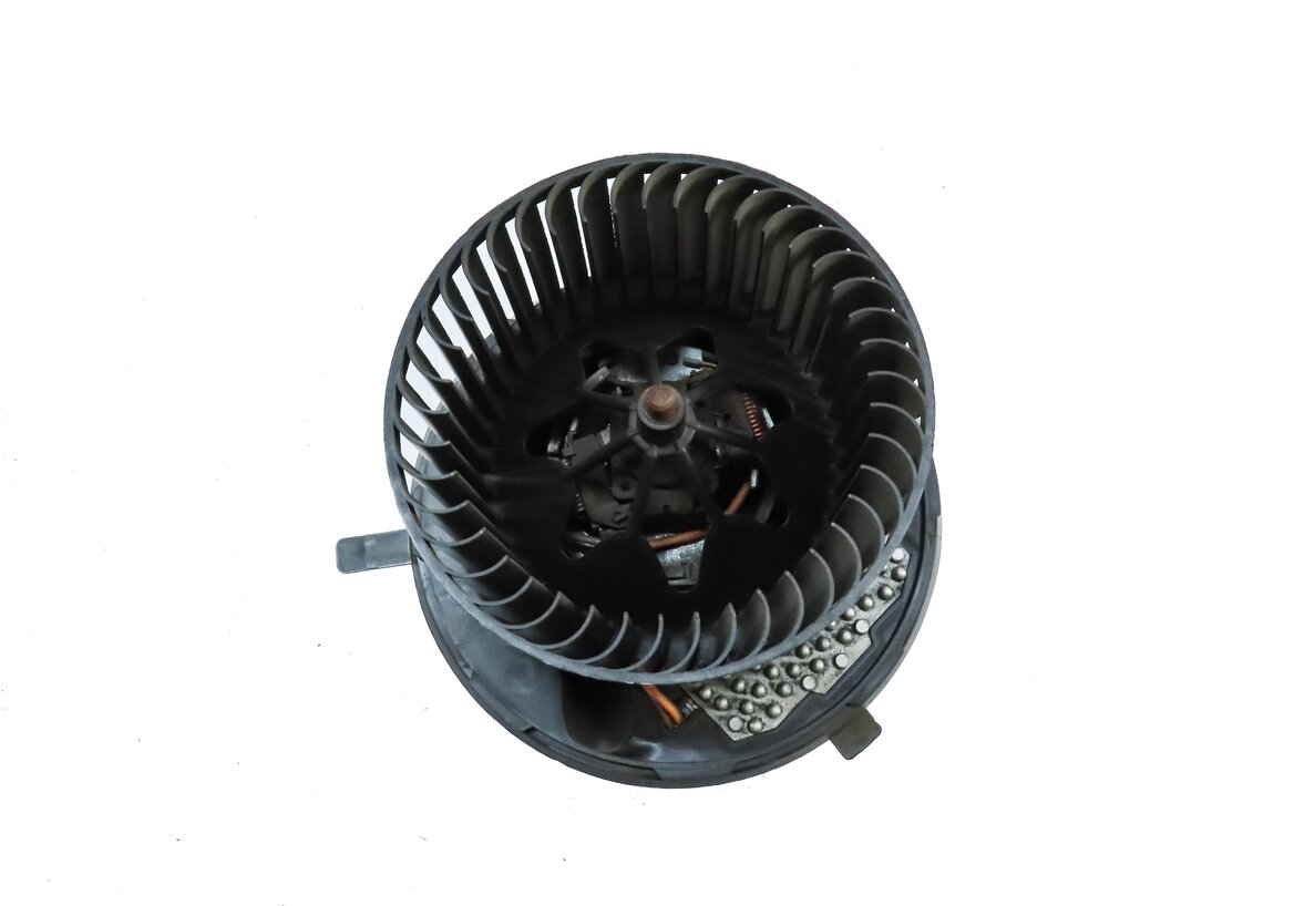 Thumbnail 4: 2015-2018 VW CC EOS TIGUAN / AUDI Q3 (8U) FRONT HEATER A/C BLOWER FAN MOTOR