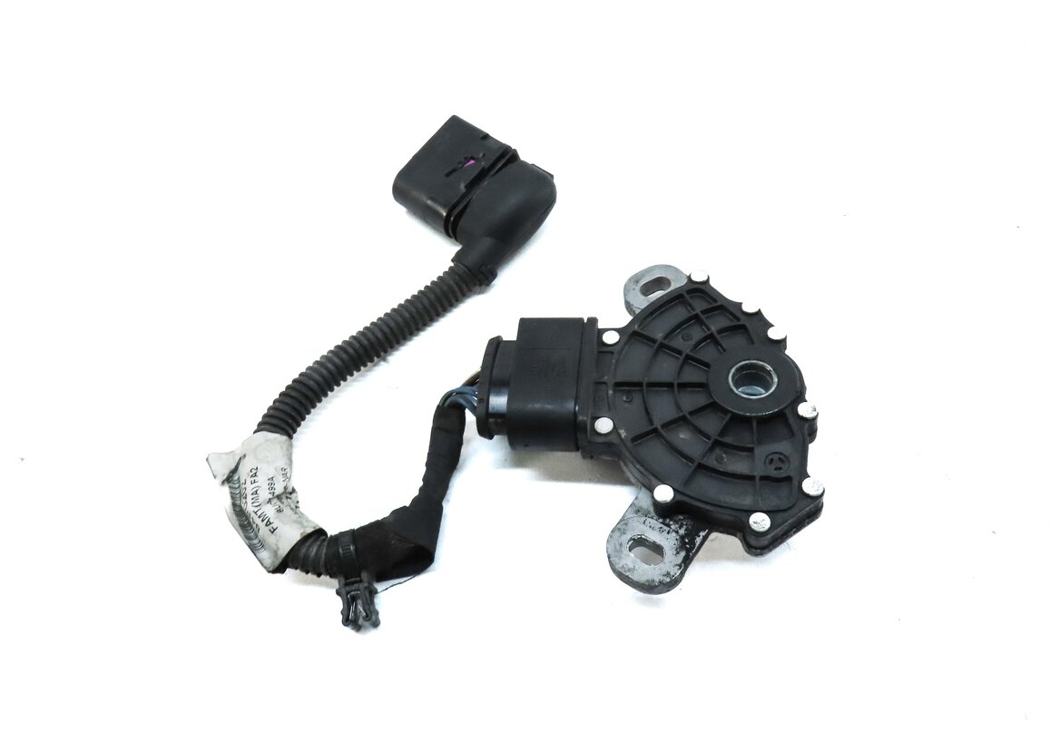 Thumbnail 2: 2015 AUDI Q3 8U 2.0L FWD AUTO TRANSMISSION NEUTRAL SAFETY SWITCH WIRING HARNESS