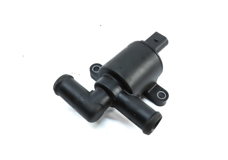 Thumbnail 1: 2015 AUDI Q3 (8U) 2.0L TURBO CCTA ENGINE HEATER CONTROL VALVE 4H0121671D