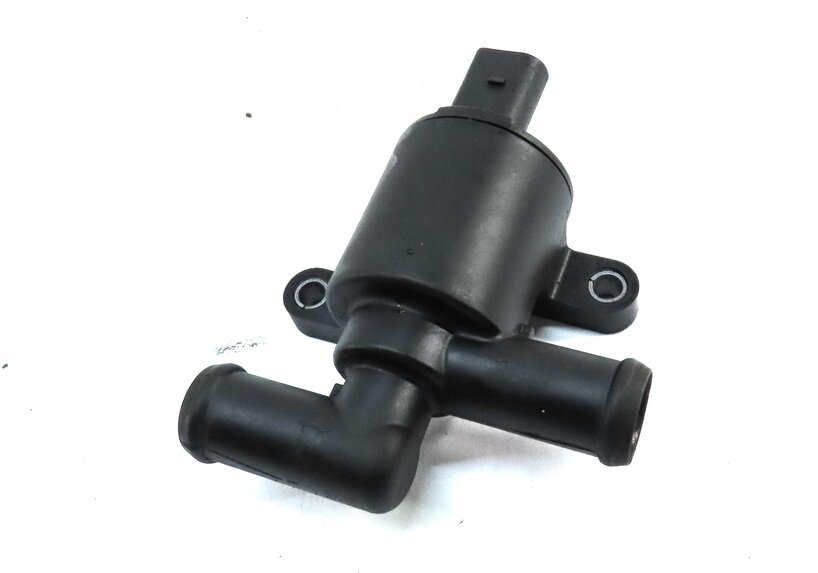 Thumbnail 2: 2015 AUDI Q3 (8U) 2.0L TURBO CCTA ENGINE HEATER CONTROL VALVE 4H0121671D