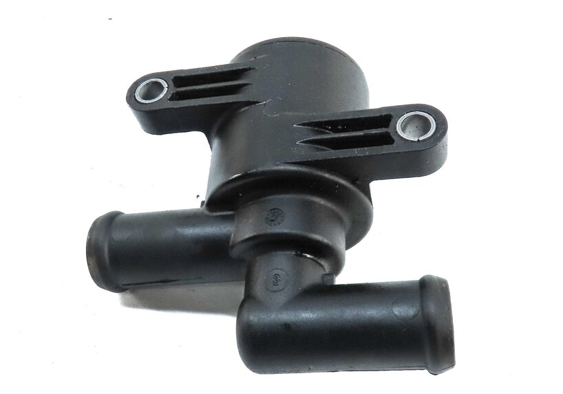 Thumbnail 5: 2015 AUDI Q3 (8U) 2.0L TURBO CCTA ENGINE HEATER CONTROL VALVE 4H0121671D