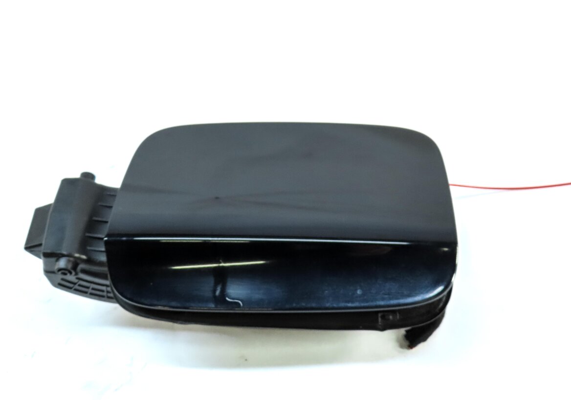 Thumbnail 2: 2015-2018 AUDI Q3 (8U) FUEL TANK GAS DOOR w/ HOUSING & GAS CAP (BLACK FZ)