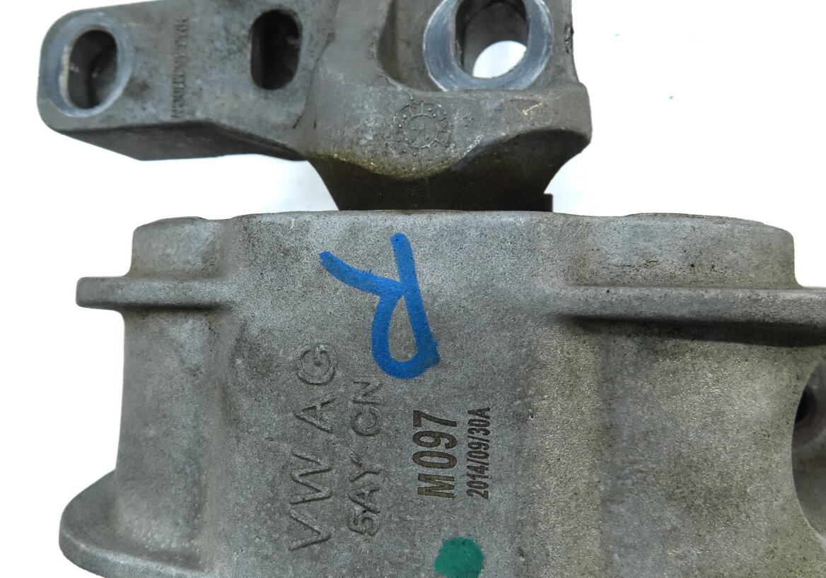 Thumbnail 8: 2015 AUDI Q3 (8U) 2.0L TURBO CCTA FRONT RIGHT ENGINE MOTOR MOUNT 5N0199262K