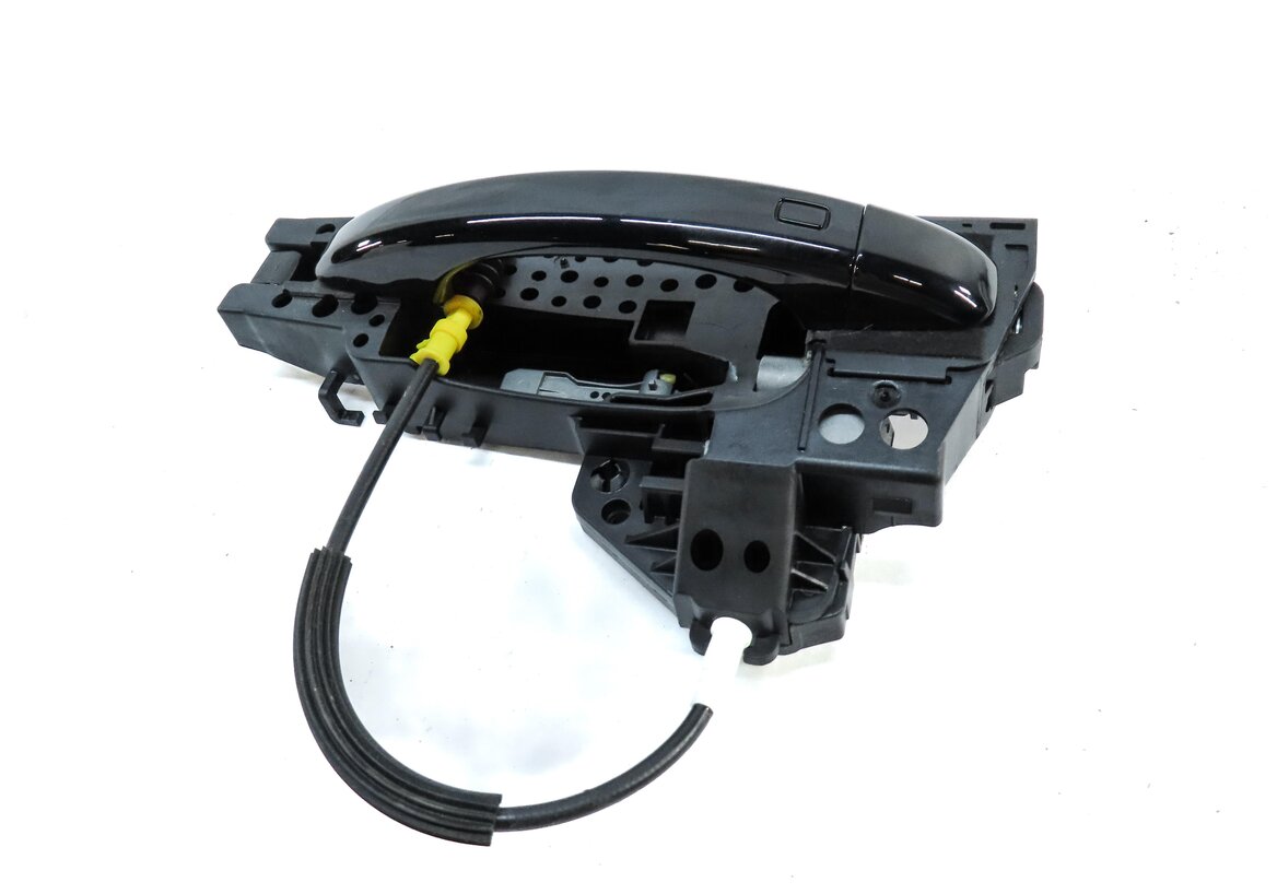 Thumbnail 4: 2015-2018 AUDI Q3 (8U) REAR LEFT EXTERIOR DOOR HANDLE (BRILLIANT BLACK)