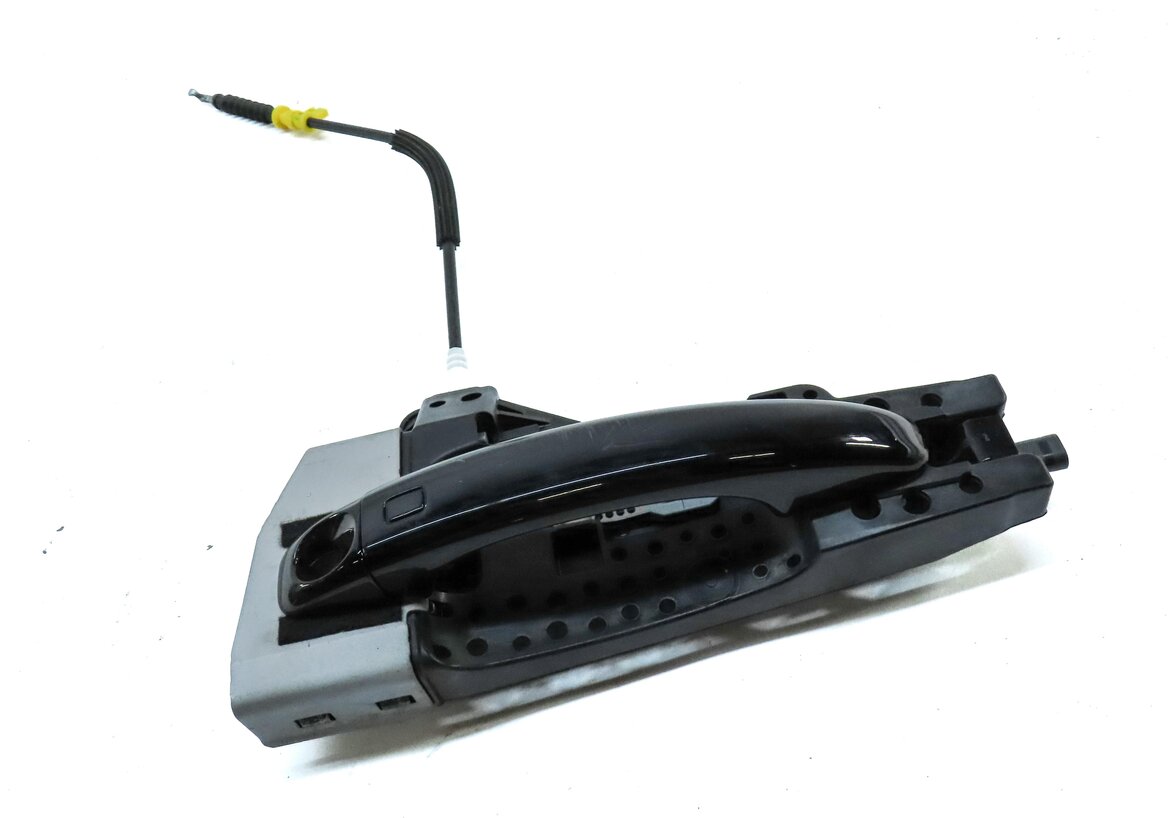 Thumbnail 3: 2015-2018 AUDI Q3 (8U) LEFT FRONT DRIVER DOOR HANDLE (BRILLIANT BLACK)