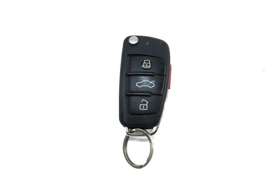 Thumbnail 18: 2015 AUDI Q3 (8U) 2.0L SPEEDOMETER IMMOBILIZER LOCK BODY ENGINE MODULE & KEY SET