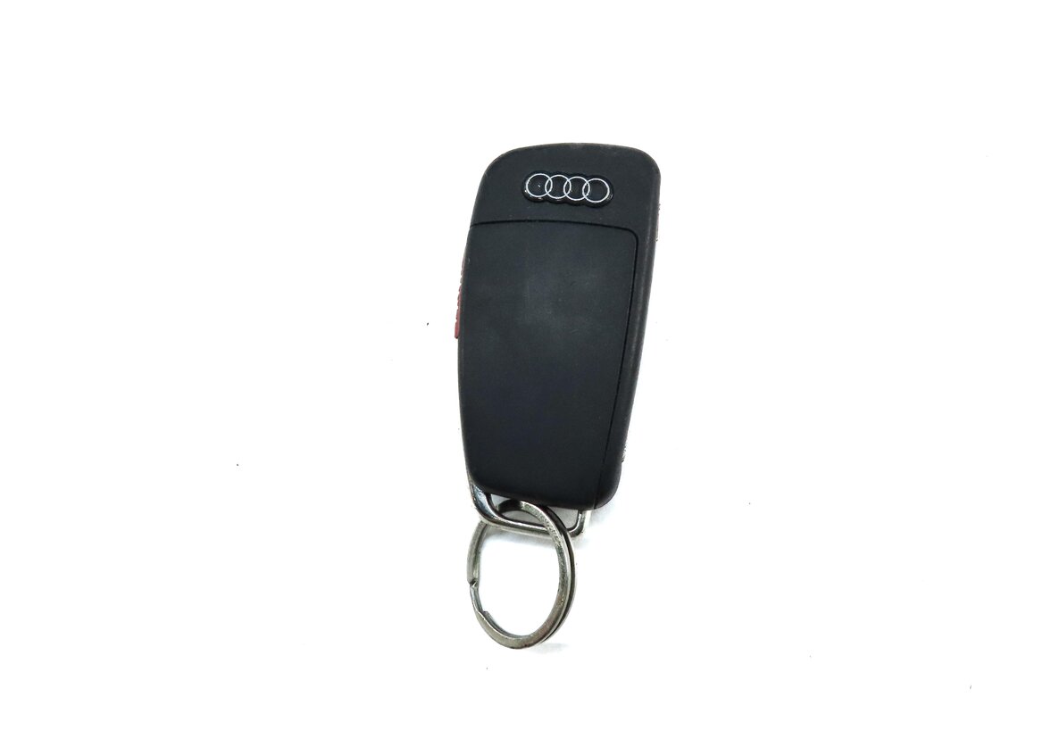 Thumbnail 19: 2015 AUDI Q3 (8U) 2.0L SPEEDOMETER IMMOBILIZER LOCK BODY ENGINE MODULE & KEY SET