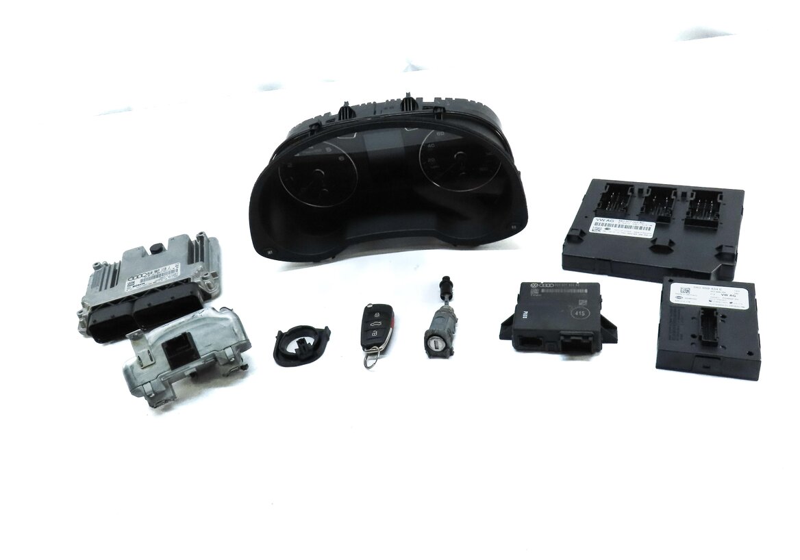 Thumbnail 2: 2015 AUDI Q3 (8U) 2.0L SPEEDOMETER IMMOBILIZER LOCK BODY ENGINE MODULE & KEY SET