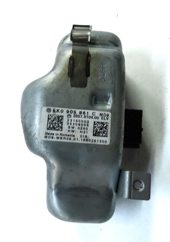 Thumbnail 8: 2015 AUDI Q3 (8U) 2.0L SPEEDOMETER IMMOBILIZER LOCK BODY ENGINE MODULE & KEY SET