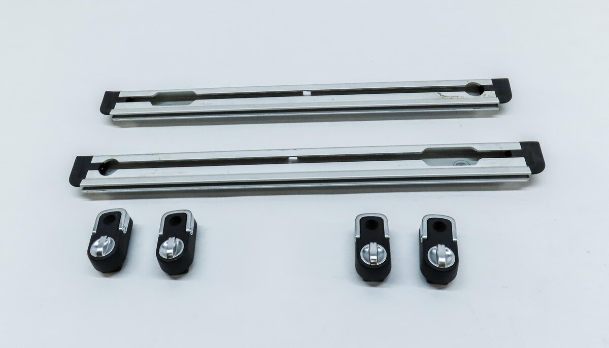 Thumbnail 2: 2012 LAND RANGE ROVER EVOQUE L538 REAR TRUNK CARGO TIE DOWN SLIDER RAILS & HOOKS
