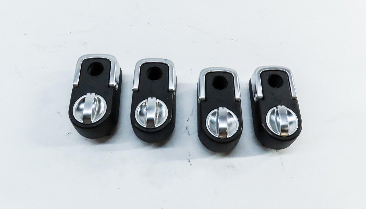 Thumbnail 4: 2012 LAND RANGE ROVER EVOQUE L538 REAR TRUNK CARGO TIE DOWN SLIDER RAILS & HOOKS