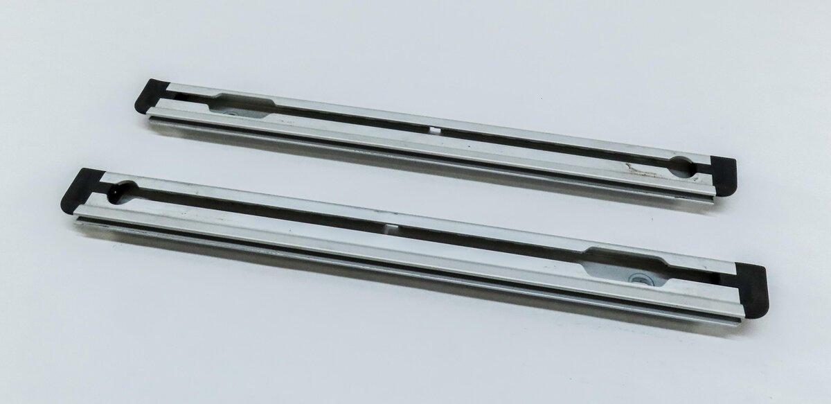 Thumbnail 6: 2012 LAND RANGE ROVER EVOQUE L538 REAR TRUNK CARGO TIE DOWN SLIDER RAILS & HOOKS